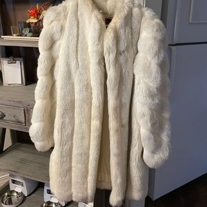 Vintage Jordache faux fur coat (perfect crewella costume coat!)